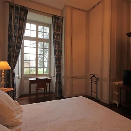 Semesterbostad Demeure Historique Dans Un Chateau Avec Jardin Et Connexion Wifi - Fr-1-497-13