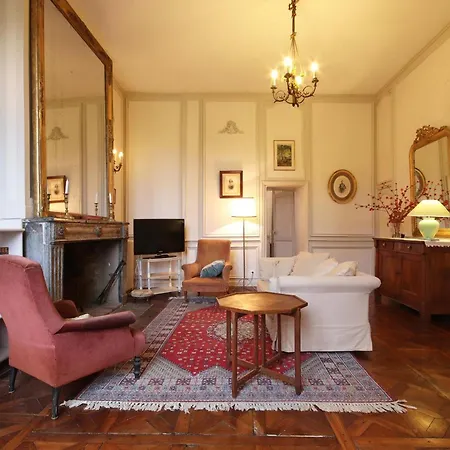 Semesterbostad Demeure Historique Dans Un Chateau Avec Jardin Et Connexion Wifi - Fr-1-497-13 *