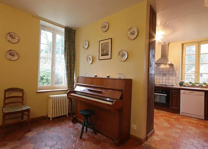 Demeure Historique Dans Un Château Avec Jardin Et Connexion Wifi - Fr-1-497-13 Casa de Férias